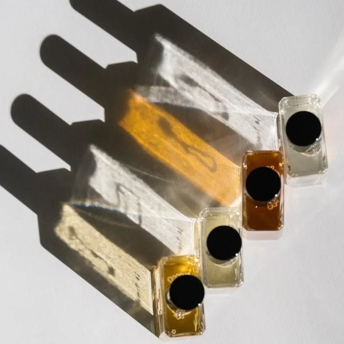 082 - PERFUME OIL — by La Tombée