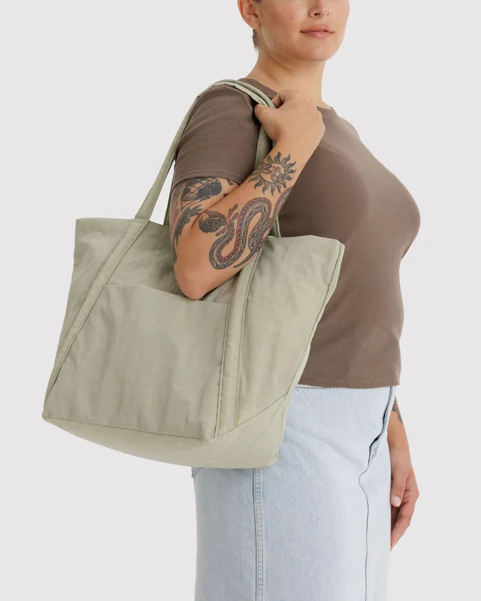 CLOUD BAG MEDIUM CELADON — by Baggu