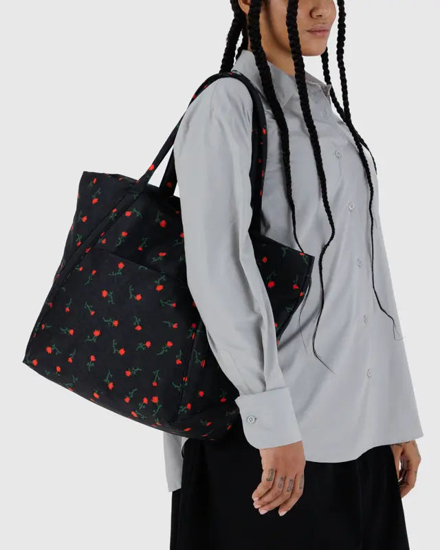 CLOUD BAG MEDIUM (PAINTED WILDFLOWER) — by Baggu
