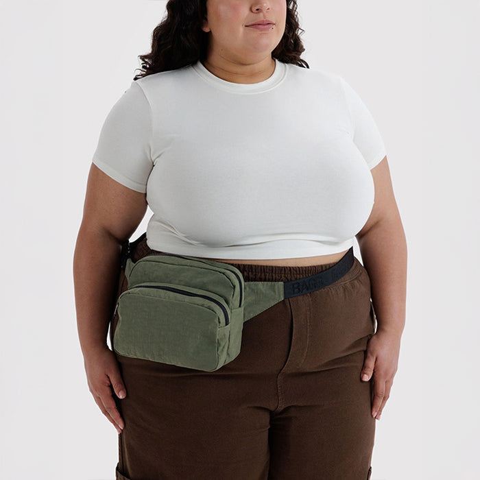 FANNY PACK (CAPER) — by Baggu