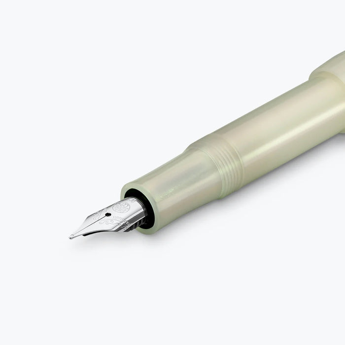 FOUNTAIN PEN LIGHT GREEN, Nib size M — by Kaweco