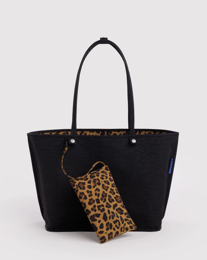 LARGE NYLON REVERSIBLE TOTE (LEOPARD MIX) — by Baggu