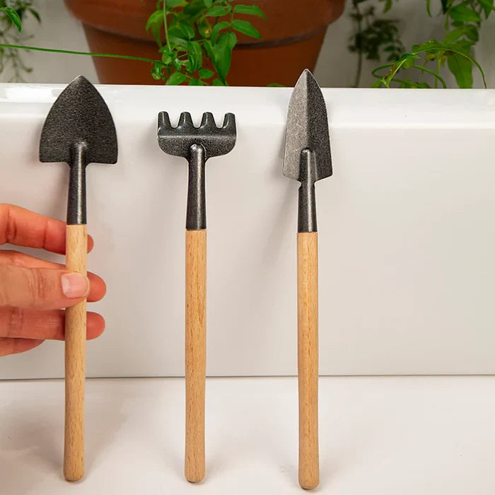 MINI GARDEN TOOL SET — by Kikkerland