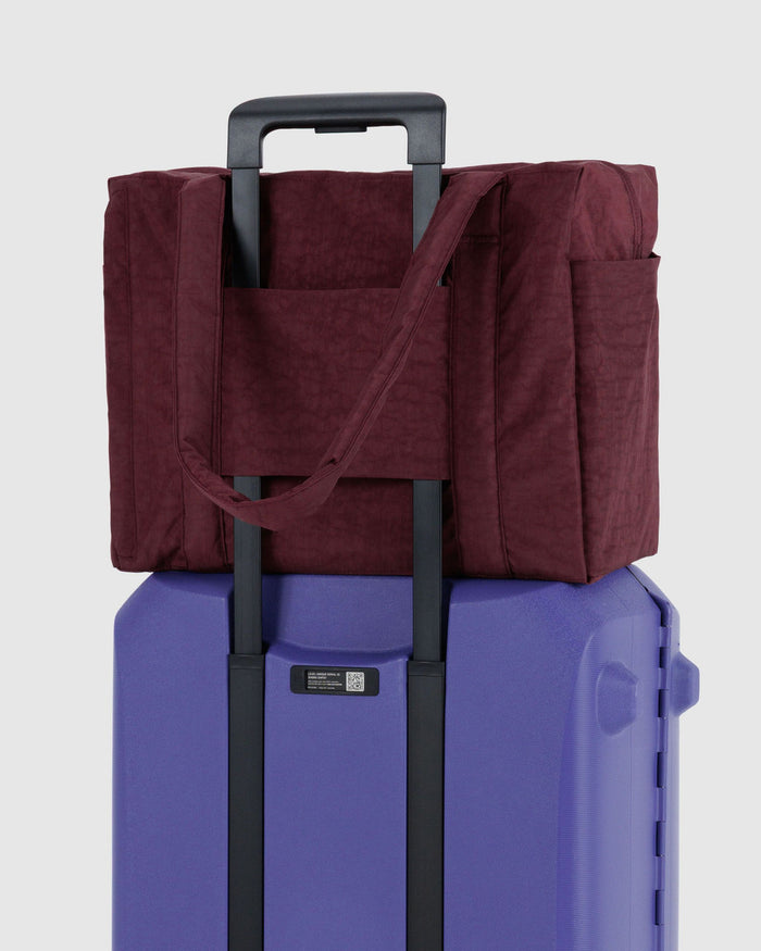 SMALL CLOUD BAG CARRY-ON (MAHOGANY) — by Baggu