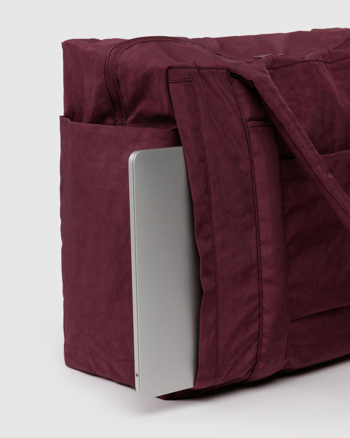 SMALL CLOUD BAG CARRY-ON (MAHOGANY) — by Baggu